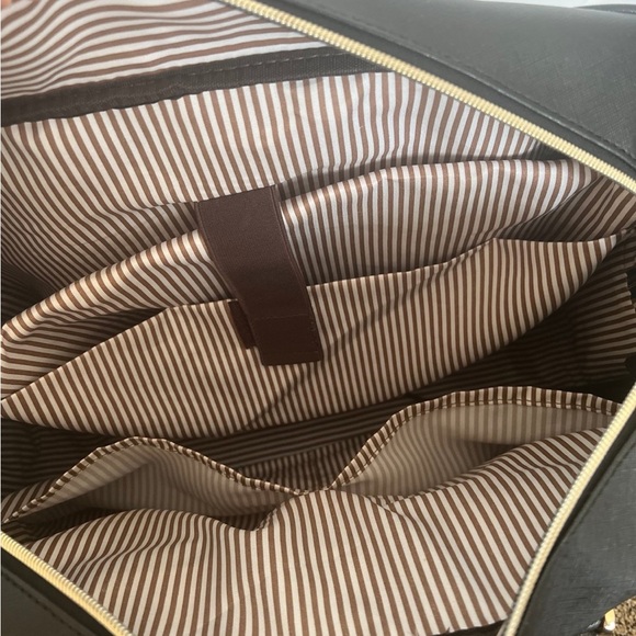 Taygeer 17” Black Laptop Work Bag, Quilted Leather, Waterproof - Picture 4 of 7